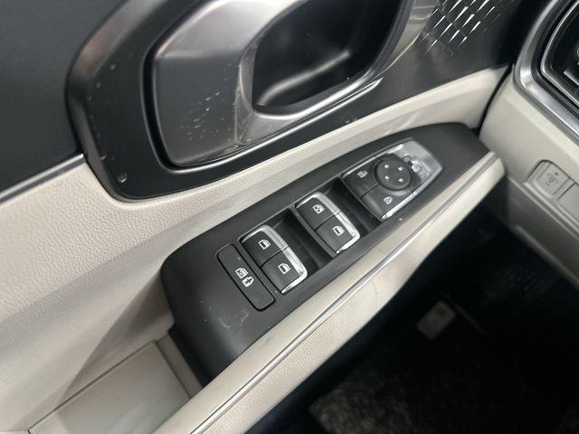 new 2026 Kia Sorento car, priced at $35,723