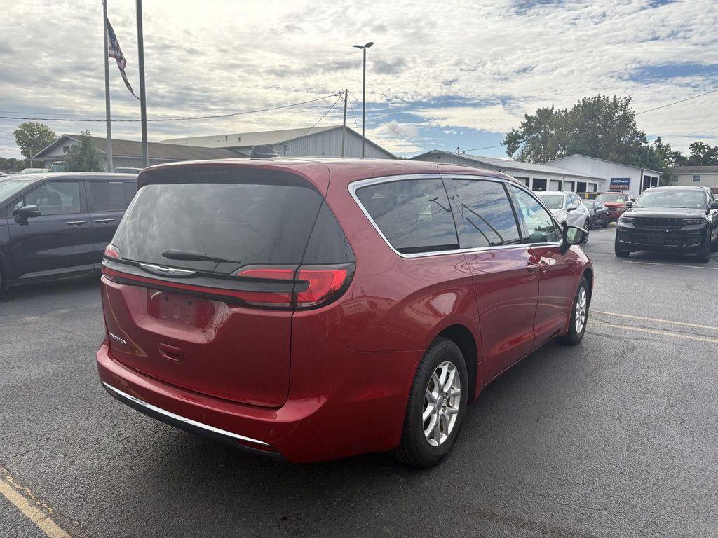 used 2024 Chrysler Pacifica car, priced at $25,162