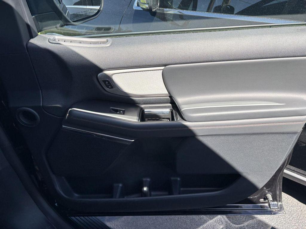used 2025 Ford Expedition car, priced at $60,000