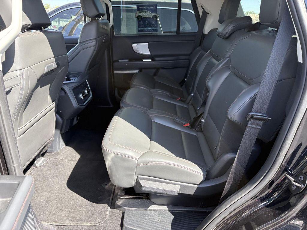 used 2025 Ford Expedition car, priced at $60,000
