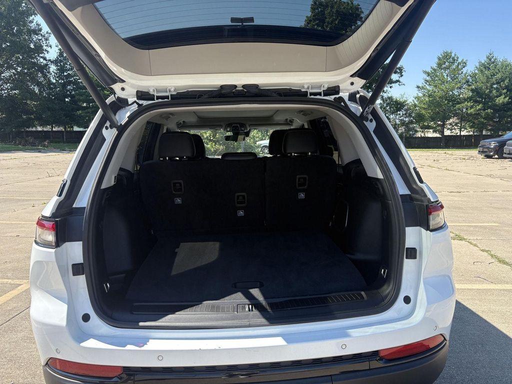 used 2023 Jeep Grand Cherokee car, priced at $29,412