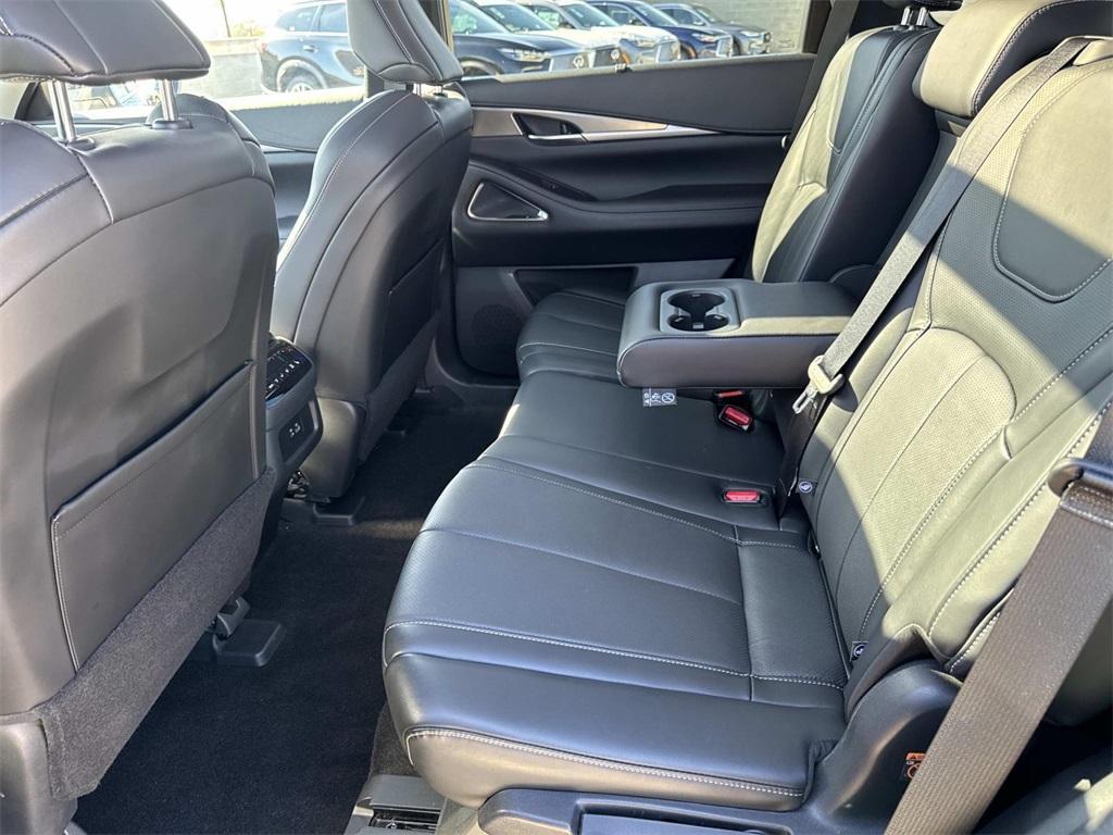 used 2025 INFINITI QX60 car, priced at $42,987