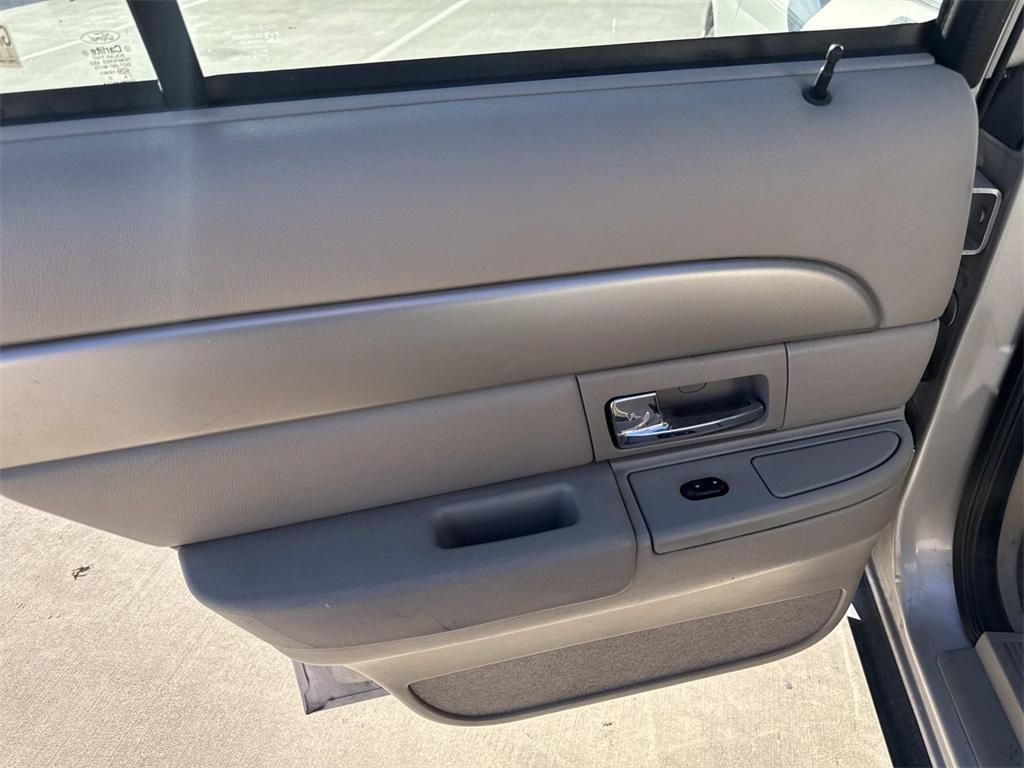 used 2008 Mercury Grand Marquis car, priced at $7,987