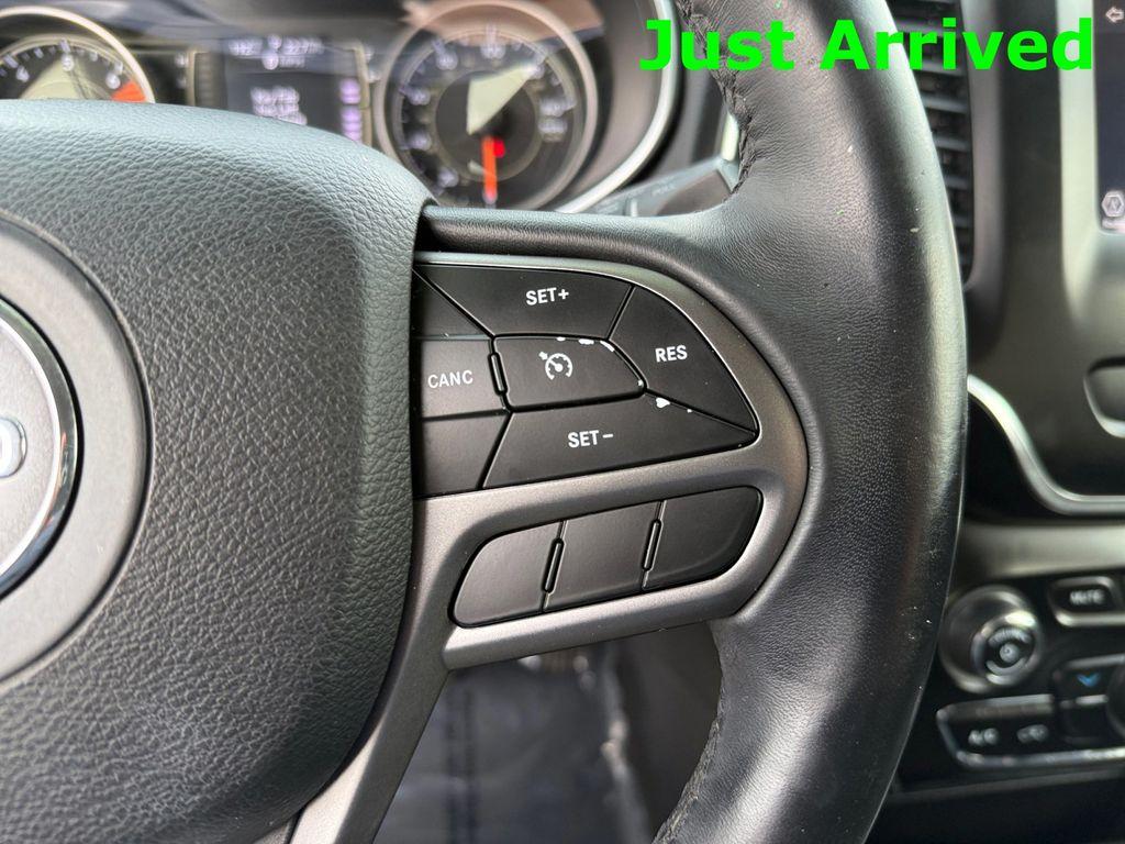 used 2019 Jeep Cherokee car, priced at $10,895