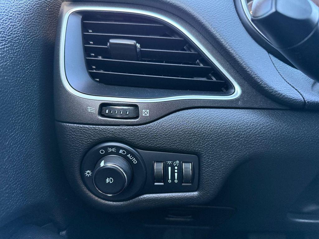 used 2022 Jeep Cherokee car, priced at $21,495