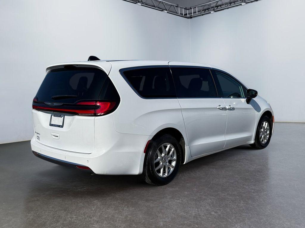 used 2024 Chrysler Pacifica car, priced at $28,994