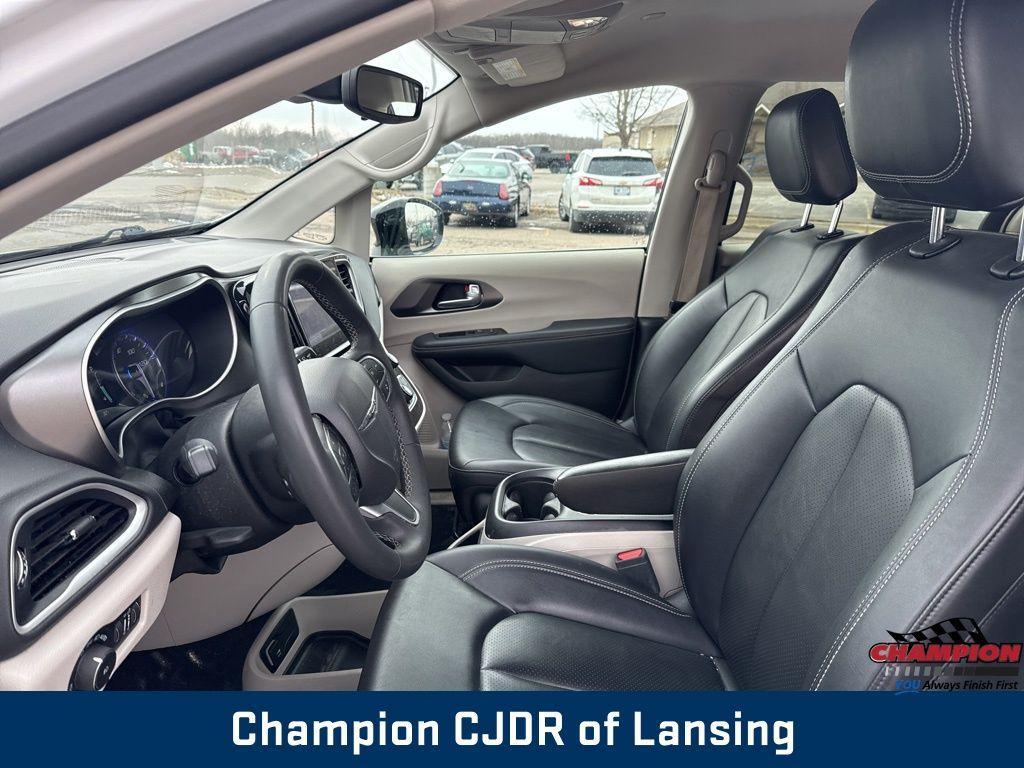 used 2024 Chrysler Pacifica car, priced at $27,981