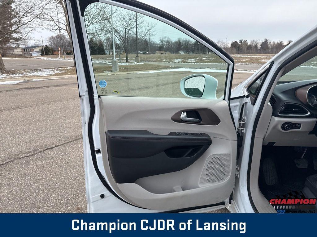 used 2018 Chrysler Pacifica car, priced at $12,954