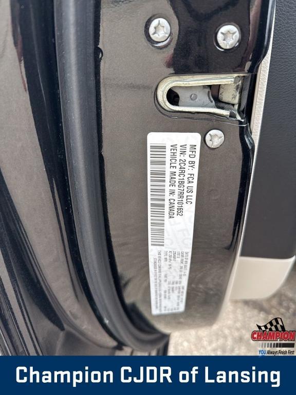 used 2024 Chrysler Pacifica car, priced at $27,981