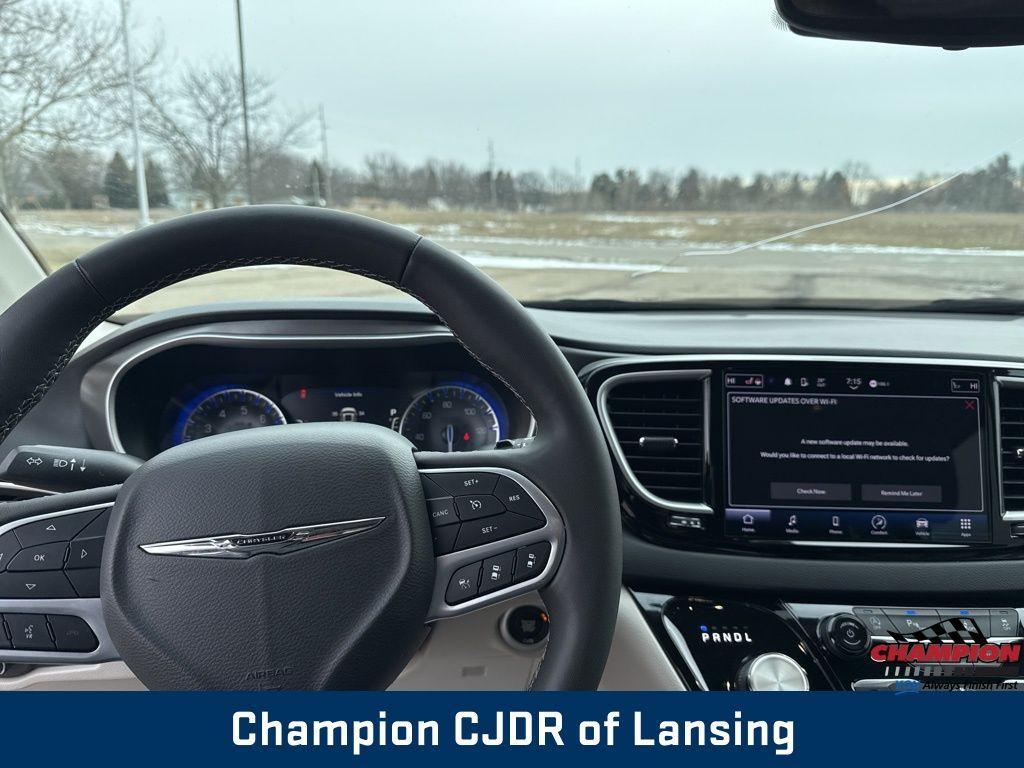 used 2024 Chrysler Pacifica car, priced at $27,981