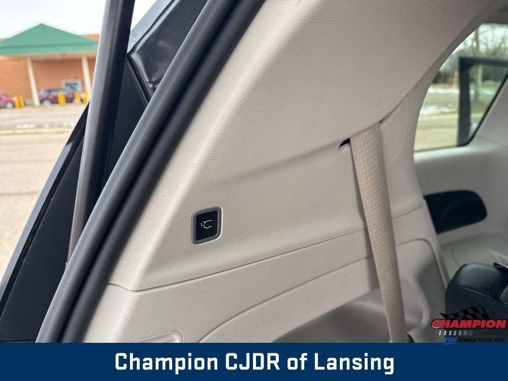 used 2024 Chrysler Pacifica car, priced at $27,981