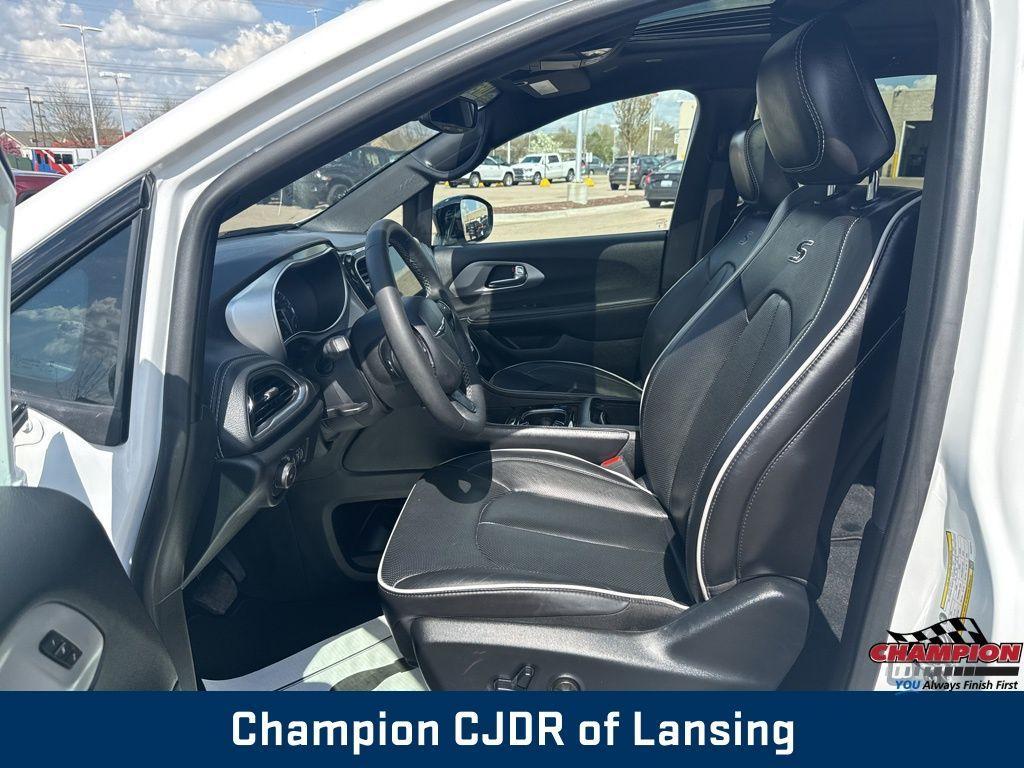 used 2025 Chrysler Pacifica car, priced at $34,985