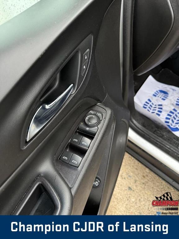 used 2022 Chevrolet Equinox car, priced at $14,954