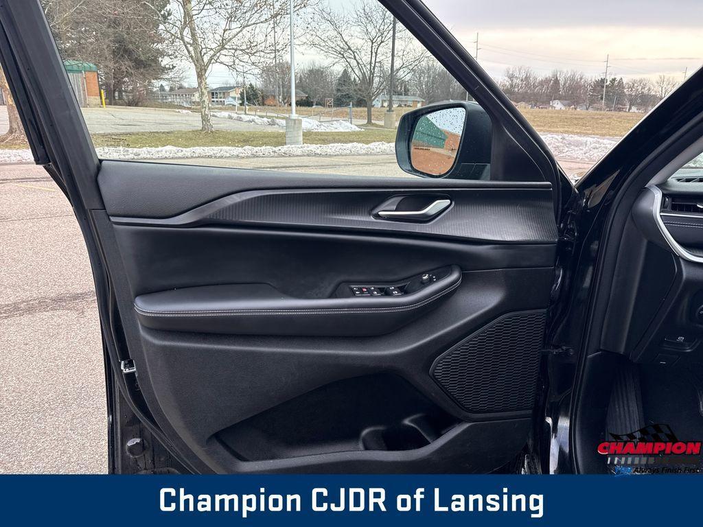 used 2023 Jeep Grand Cherokee L car, priced at $25,981