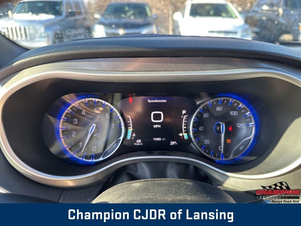 used 2025 Chrysler Pacifica car, priced at $33,954