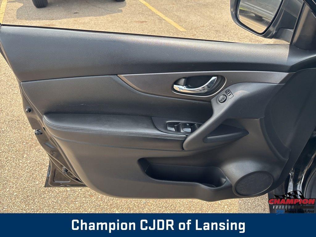 used 2015 Nissan Rogue car, priced at $9,554