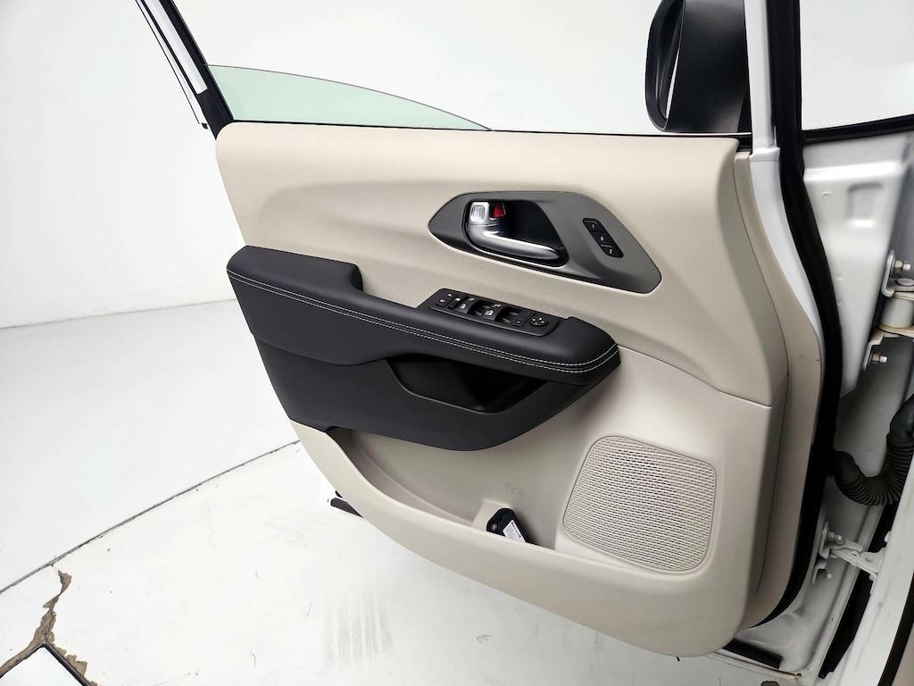 used 2023 Chrysler Pacifica car, priced at $36,998