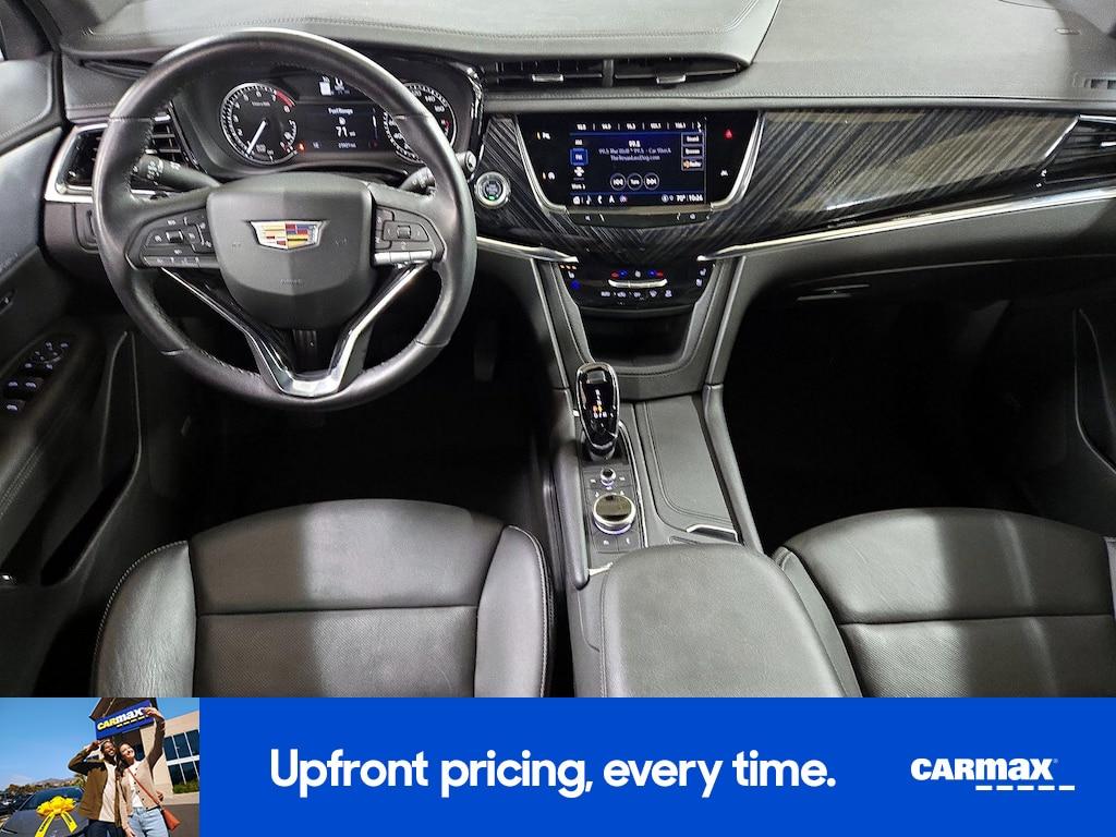 used 2025 Cadillac XT6 car, priced at $38,998