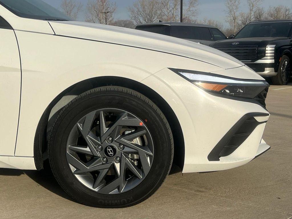 new 2026 Hyundai ELANTRA HEV car, priced at $26,668