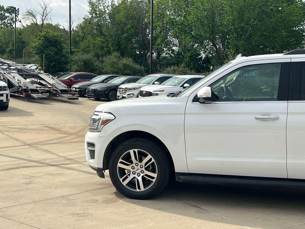 used 2024 Ford Expedition car, priced at $38,633