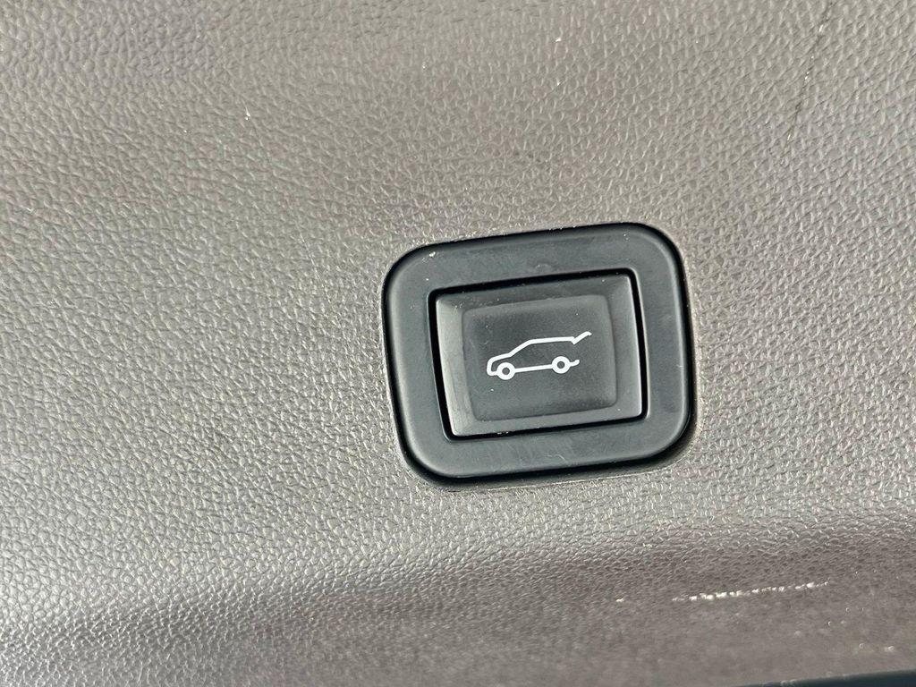 used 2023 GMC Yukon car, priced at $44,611