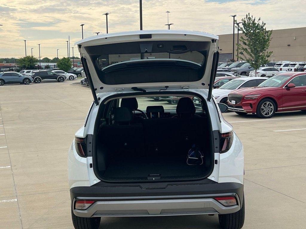 new 2026 Hyundai TUCSON Hybrid car, priced at $35,206