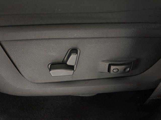 used 2021 Ram 1500 Classic car, priced at $27,293