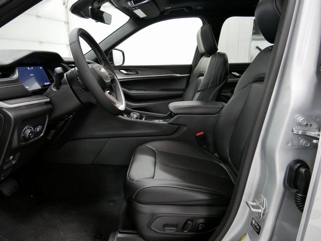 new 2025 Jeep Grand Cherokee L car, priced at $47,490