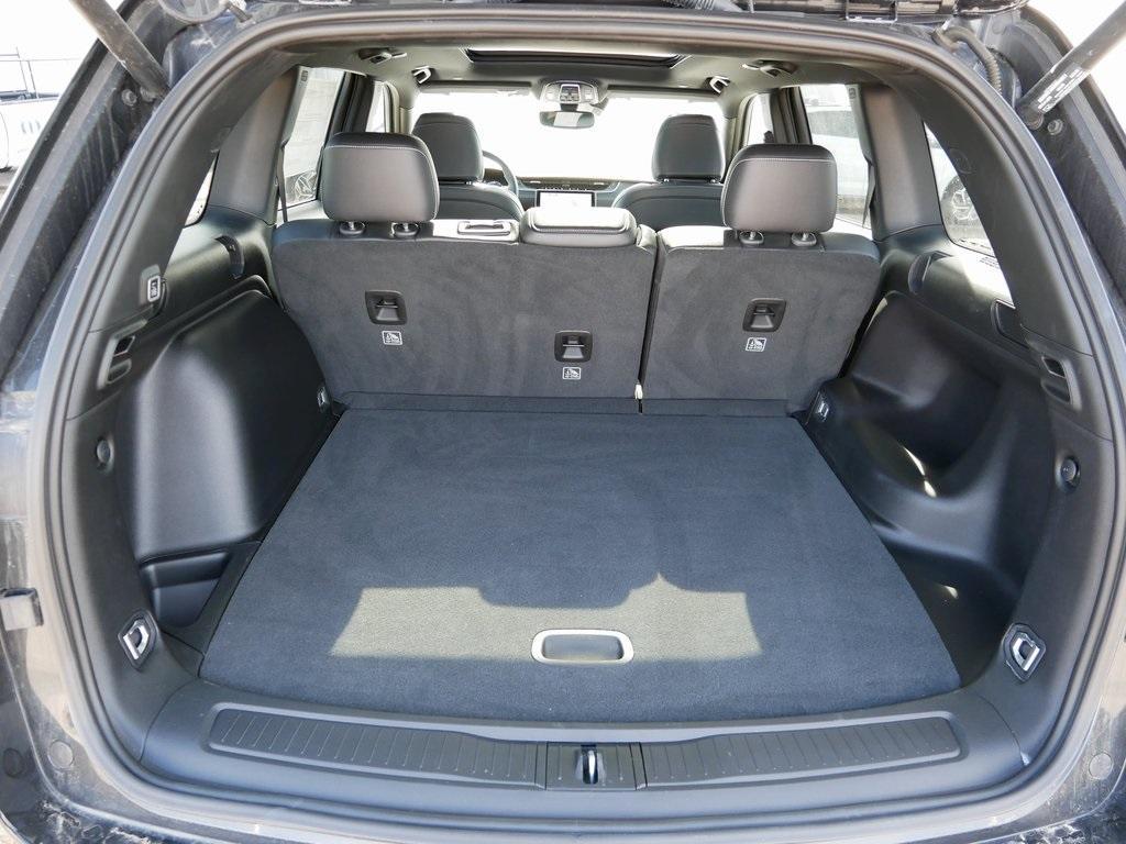 new 2024 Jeep Grand Cherokee car, priced at $41,990