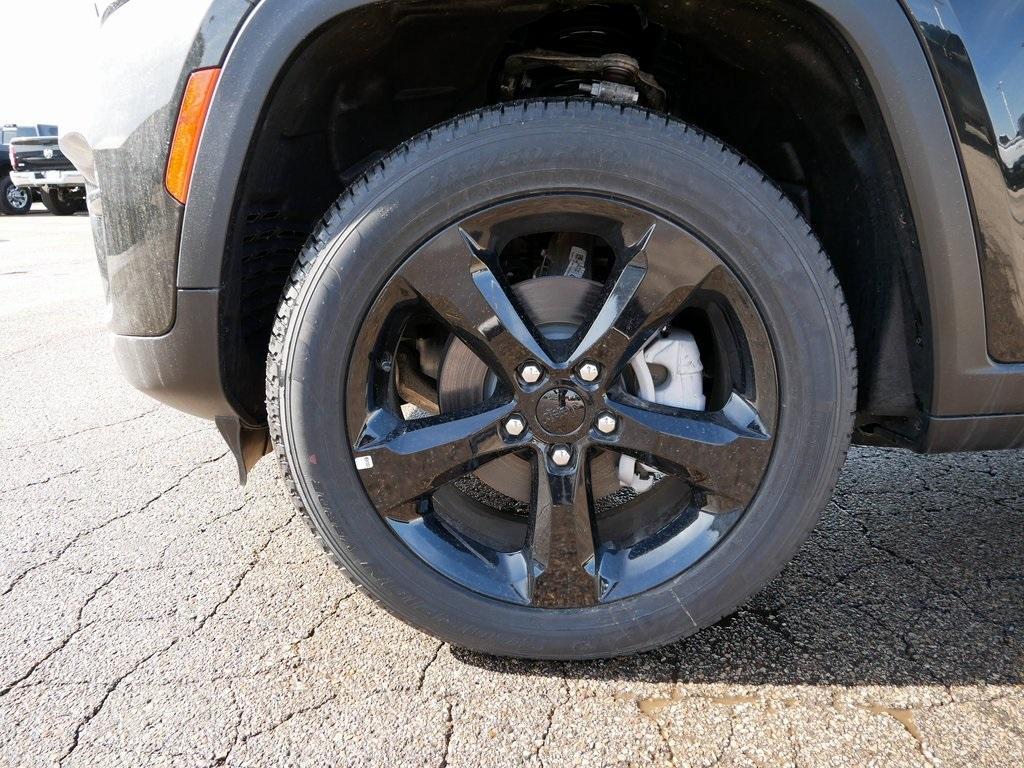 new 2024 Jeep Grand Cherokee car, priced at $41,990