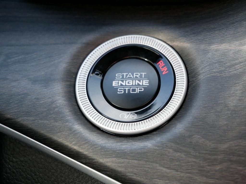 new 2024 Jeep Grand Cherokee car, priced at $41,990