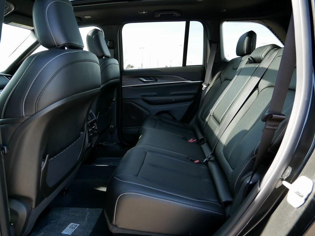 new 2024 Jeep Grand Cherokee car, priced at $41,990