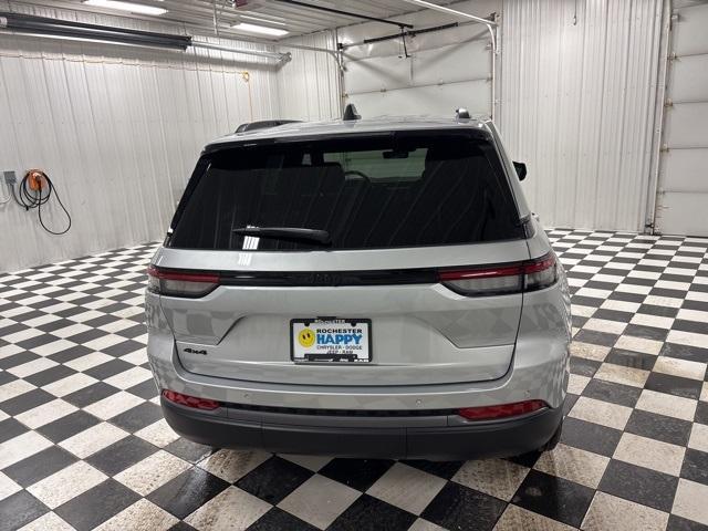 new 2026 Jeep Grand Cherokee car, priced at $45,618