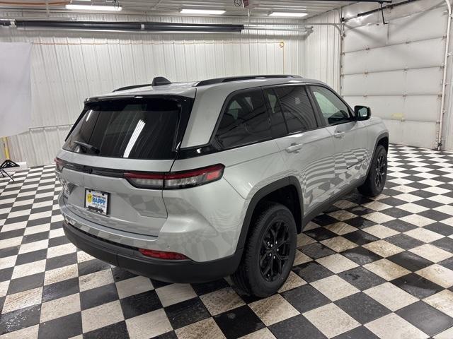 new 2026 Jeep Grand Cherokee car, priced at $45,618