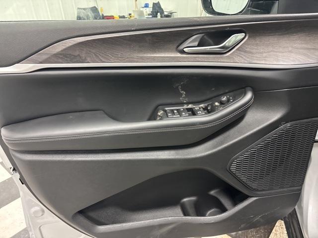 new 2026 Jeep Grand Cherokee car, priced at $45,618