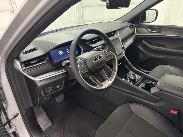 new 2026 Jeep Grand Cherokee car, priced at $45,618