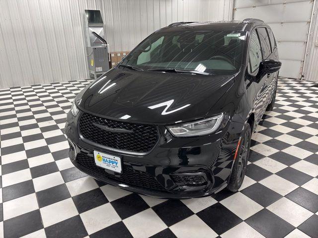 new 2026 Chrysler Pacifica car, priced at $44,370