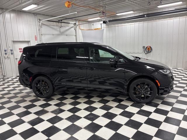 new 2026 Chrysler Pacifica car, priced at $44,500