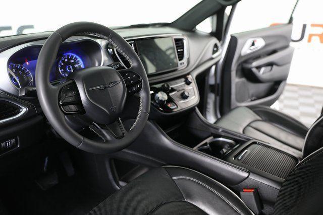 used 2025 Chrysler Pacifica car, priced at $34,592