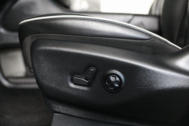 used 2025 Chrysler Pacifica car, priced at $34,592