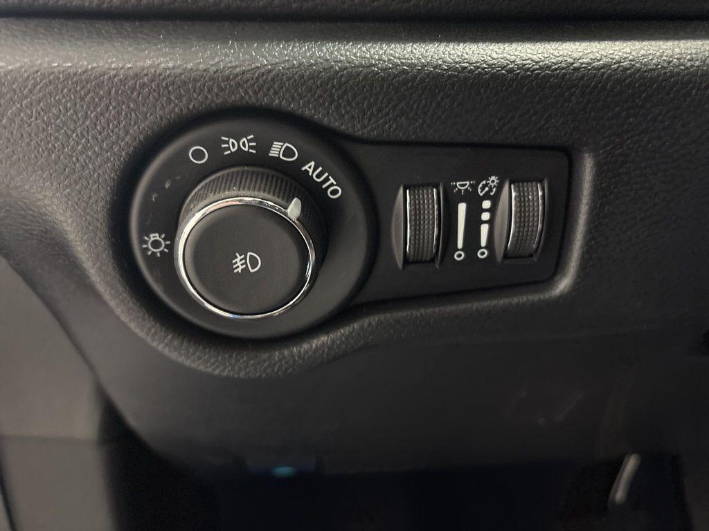 new 2026 Chrysler Pacifica car, priced at $46,370