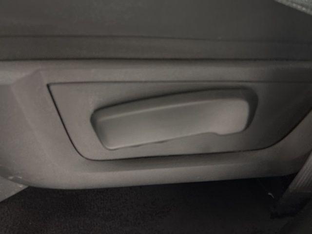 used 2022 Ram 1500 Classic car, priced at $28,220