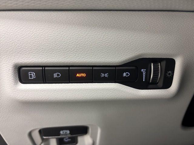 new 2026 Jeep Cherokee car, priced at $38,000