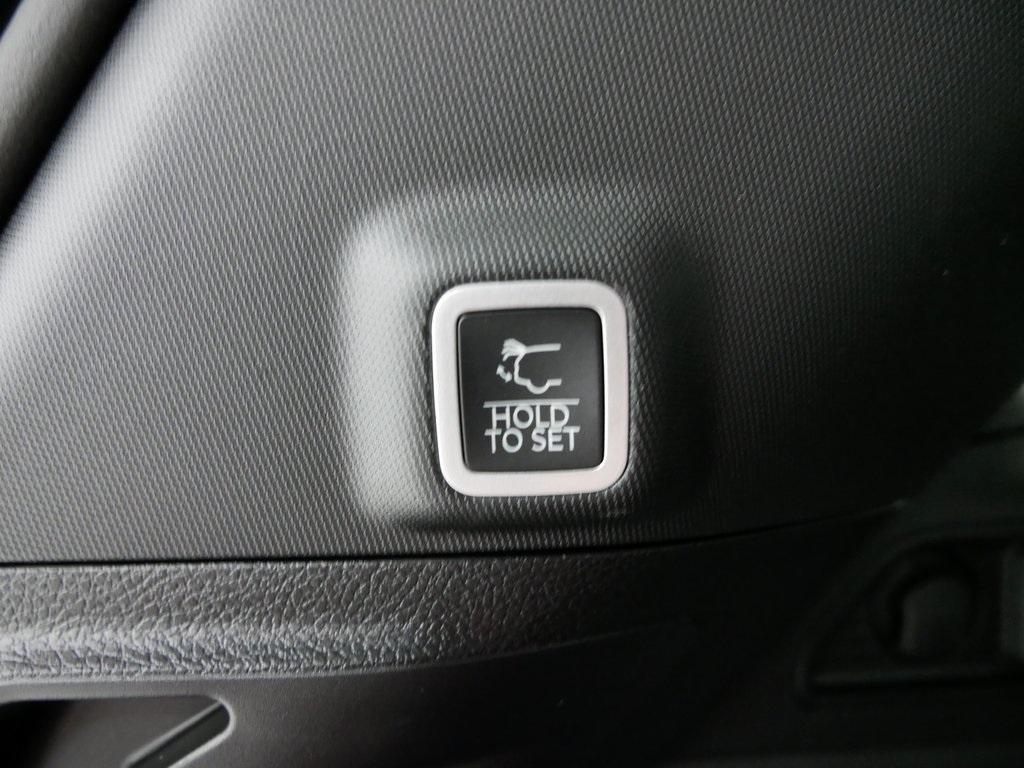 new 2025 Jeep Grand Cherokee car, priced at $45,134