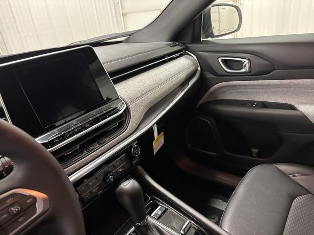 new 2026 Jeep Compass car, priced at $28,990