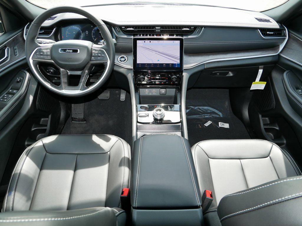 new 2025 Jeep Grand Cherokee L car, priced at $44,000