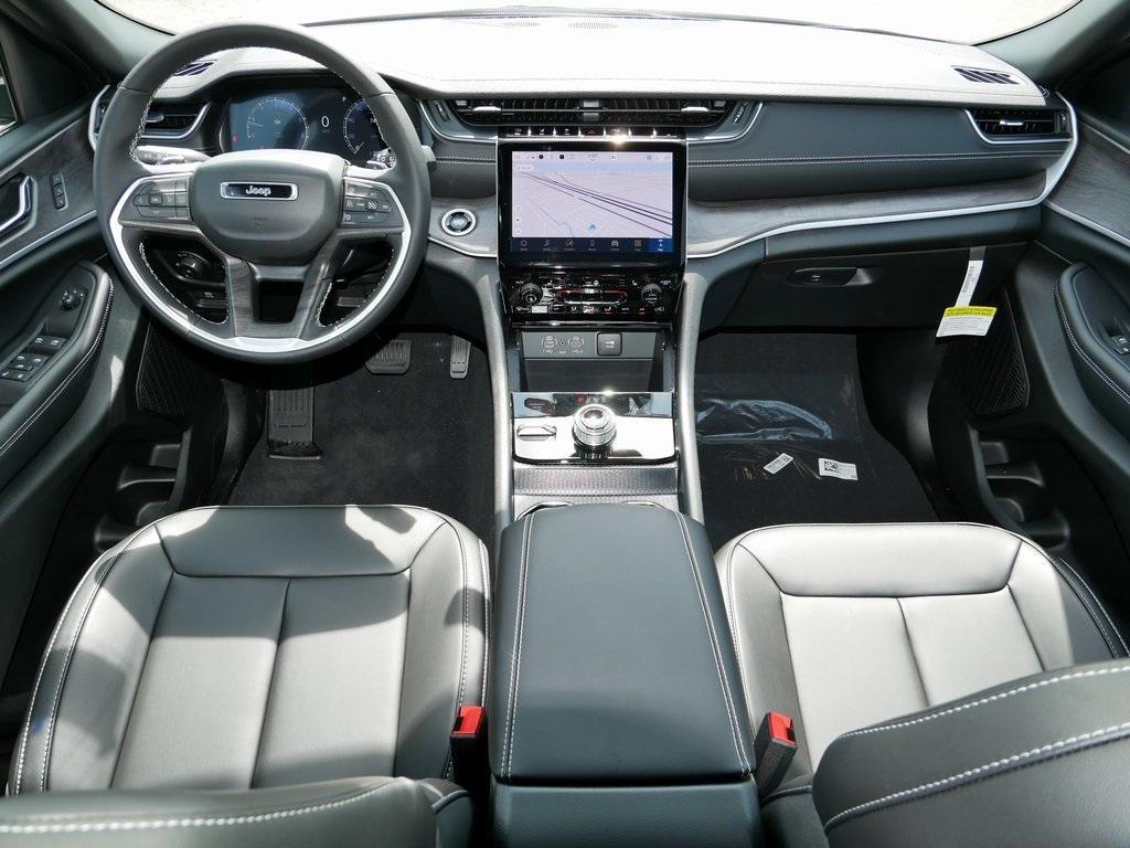 new 2025 Jeep Grand Cherokee L car, priced at $45,000