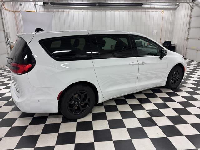 used 2024 Chrysler Pacifica Hybrid car, priced at $31,195