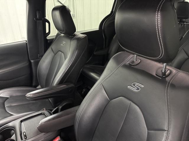 used 2024 Chrysler Pacifica Hybrid car, priced at $31,195