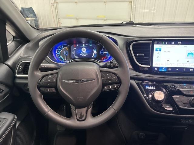 used 2024 Chrysler Pacifica Hybrid car, priced at $31,195